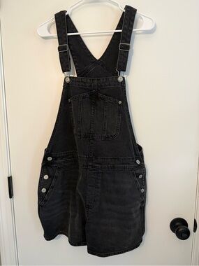 Old Navy Black Women’s Denim Overall Shorts